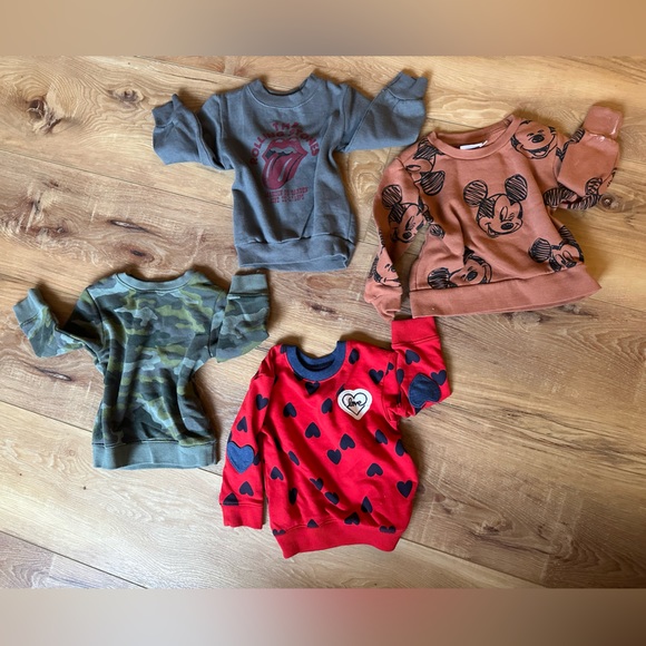 Lot of 4, size 12-18month pull overs. Rolling Stones, Mickey Mouse, Hearts - Picture 3 of 7